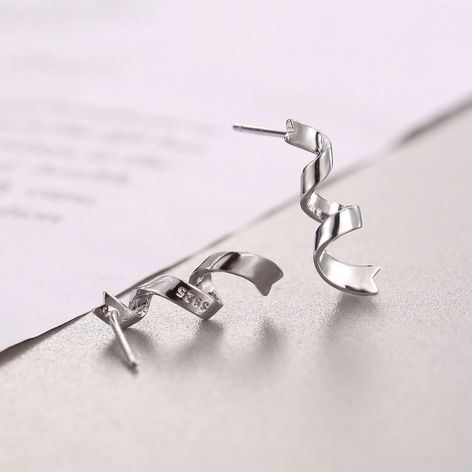 Jewelry & Watches Bench - Geometrie Metallic Vervorming Lint Chique Stud