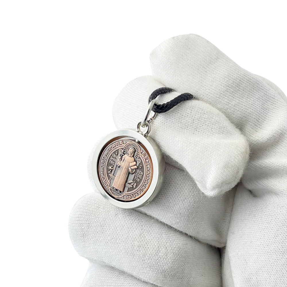 Nieuwe St. Benedictus Medaille - Jewelry & Watches Company recensie en prijs